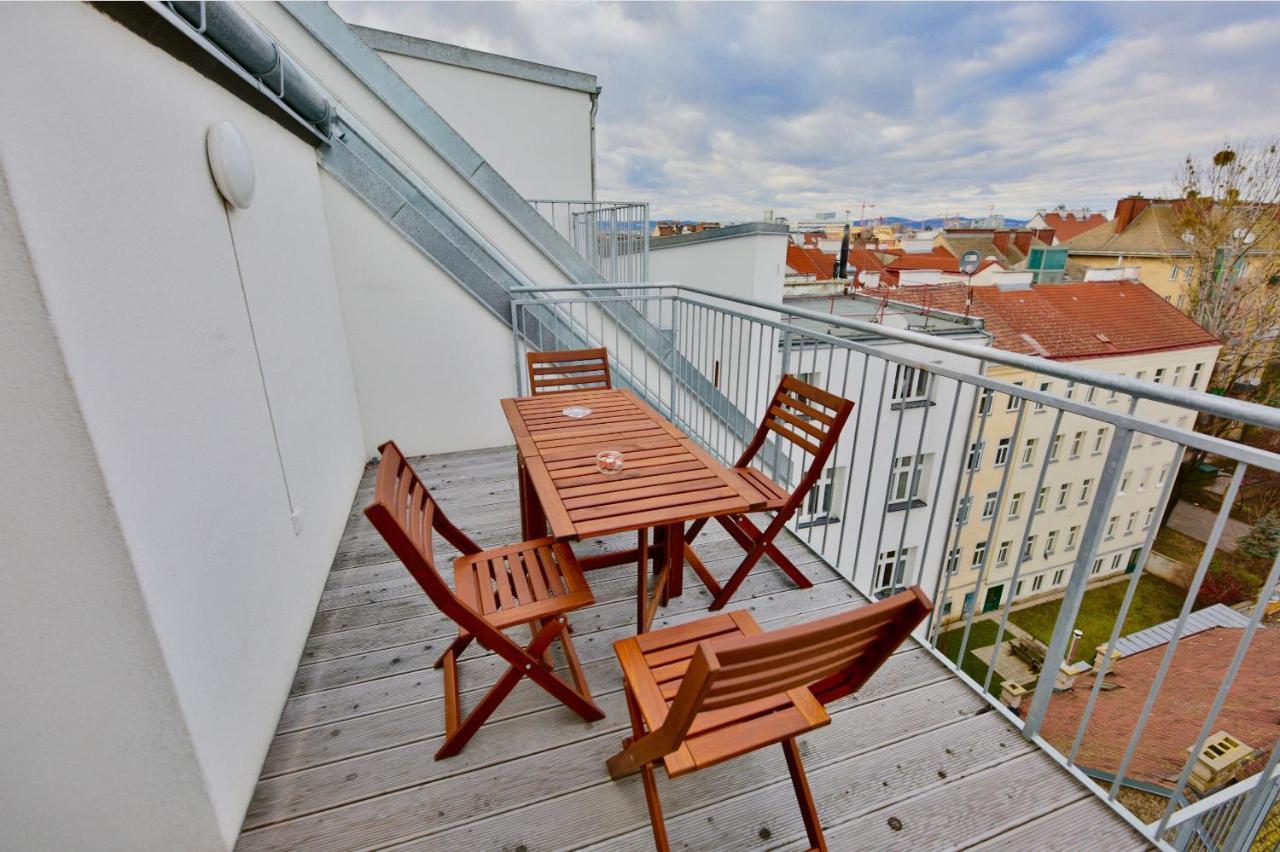 Ferienwohnung Sunny Penthouse With Terrace. Great View! Dg2 Wien Exterior foto